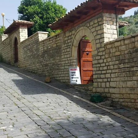 Niku Homestay * Berat